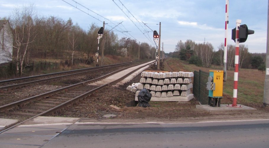 Przejazd kolejowy na północnej towarowej obwodnicy Poznania